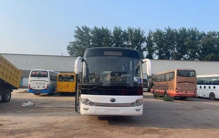 Hoogwaardig gerenoveerde 50 zitplaatsen gebruikte bus met Euro 3 emissie standaard en voormotor