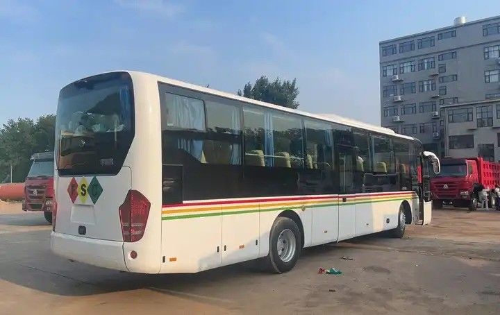 Hoogwaardig gerenoveerde 50 zitplaatsen gebruikte bus met Euro 3 emissie standaard en voormotor