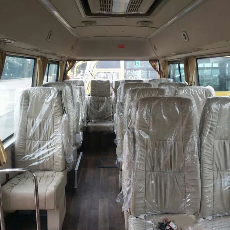 30 zitplaatsen Coach Coaster Bus Gebruikte Toyota Originele gerenoveerd om aan het verzoek van de klant te voldoen