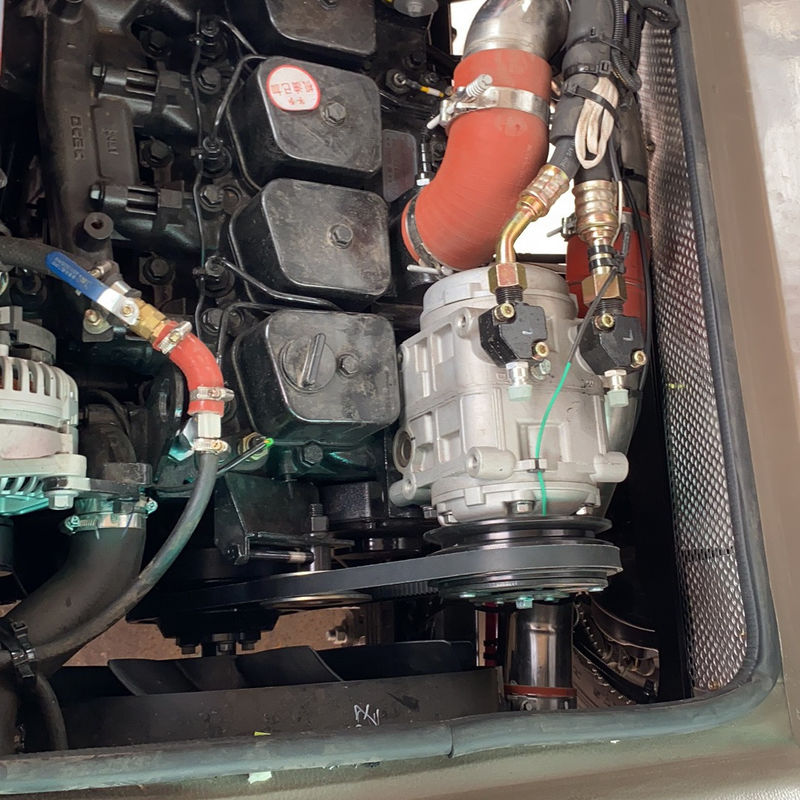 RHD Toyota 30 zitplaatsen achtbaanbus met dieselbrandstoftype en 4 6L motorcapaciteit