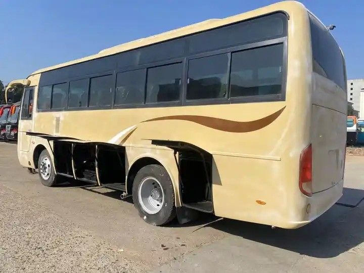 Leaf Spring Suspension 35 zitplaatsen Gebruikte busbus met stuurbekrachtiging en luxe stoelen
