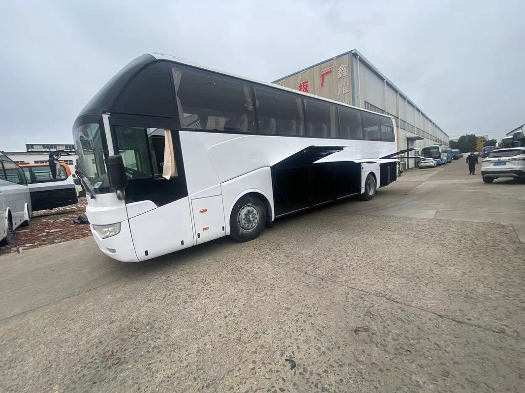 Sturing 60 zitplaatsen 65 zitplaatsen Diesel passagiersbus met uitstekende prestaties