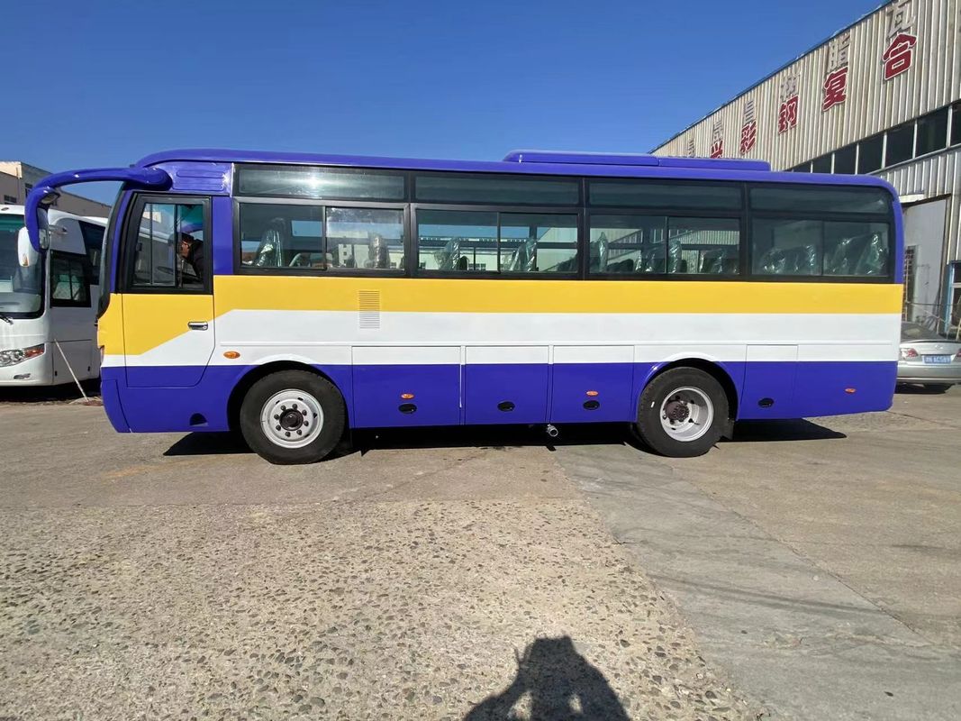 45 zitplaatsen Youtong Tour Coach Bus met toilet en handgeschakelde transmissie tegen goede prijzen