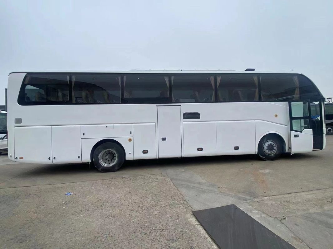 Neem een bus van 6122 50-65 zitplaatsen met badkamers 18000kg