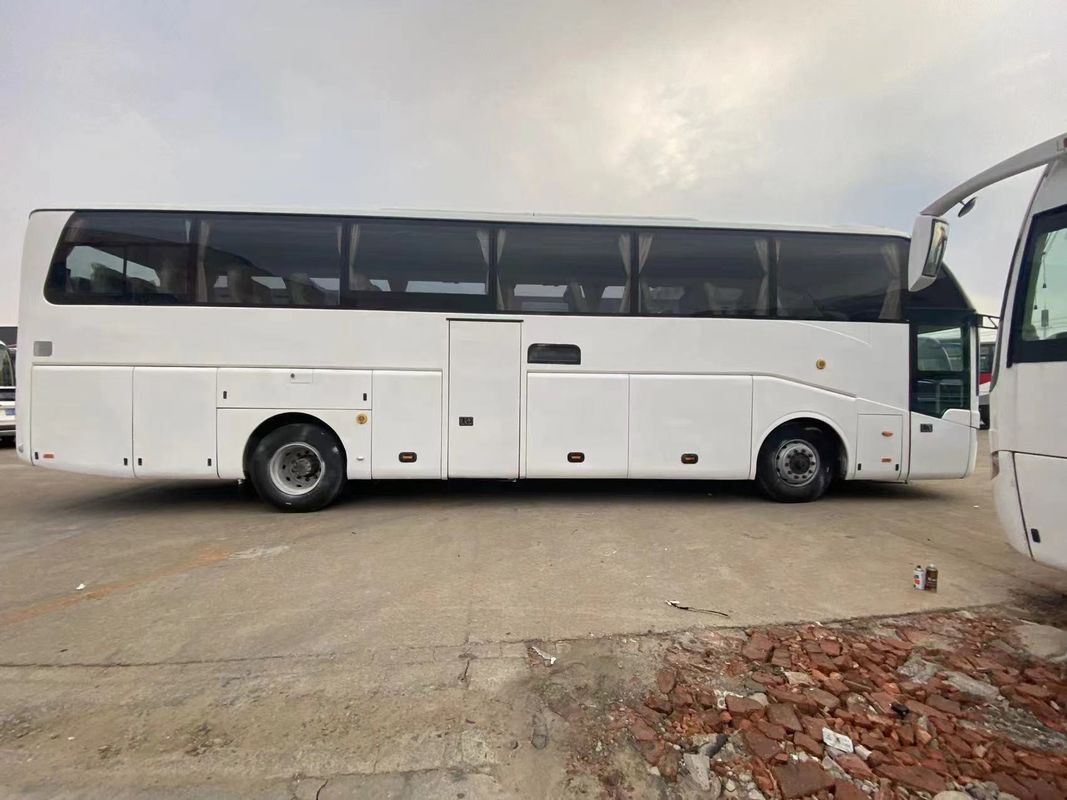 Neem een bus van 6122 50-65 zitplaatsen met badkamers 18000kg