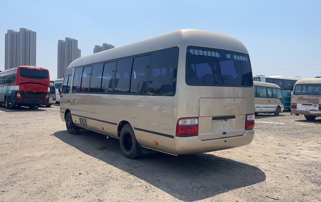 Gebruikte Toyota Coaster 2020 Diesel LHD Bus Euro 3 Emission Standard 9.00R20 band 25 zitplaatsen