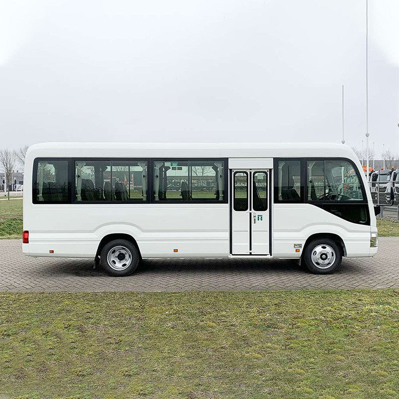 30 zitplaatsen Gebruikte bus met dieselmotor en 2.7m3 bagageruimte
