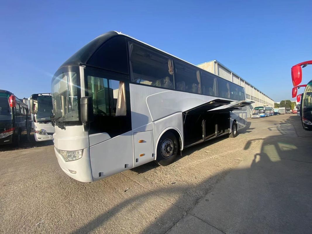 Comfortabele busbus met 65 zitplaatsen met 6 8L motorcapaciteit en bladveervering