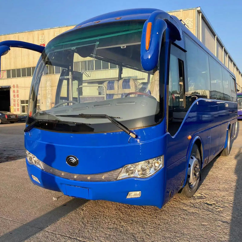 Verkoop 40 zitplaatsen Gebruikte bus met Euro 3 emissie norm en 6-8L motorcapaciteit