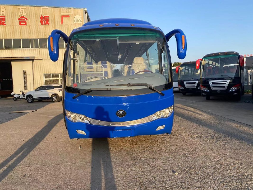 Verkoop 40 zitplaatsen Gebruikte bus met Euro 3 emissie norm en 6-8L motorcapaciteit