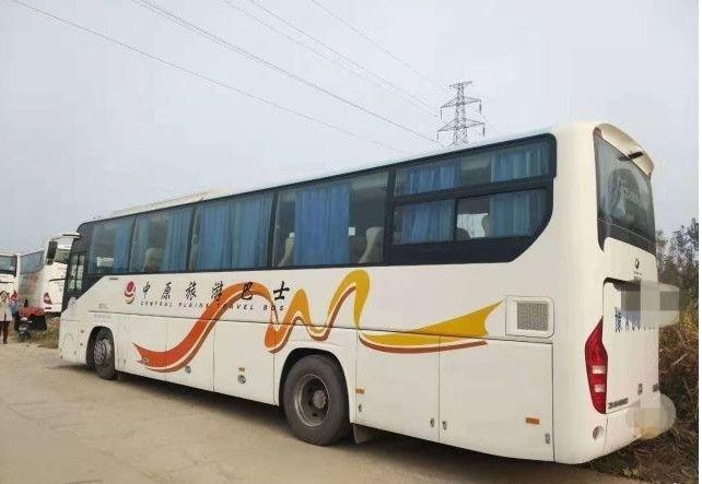 55 zitplaatsen Linksgestuurde Diesel Passagiersbus met 53 1 1 zitplaatsen en maximale snelheid 91-110 km/h