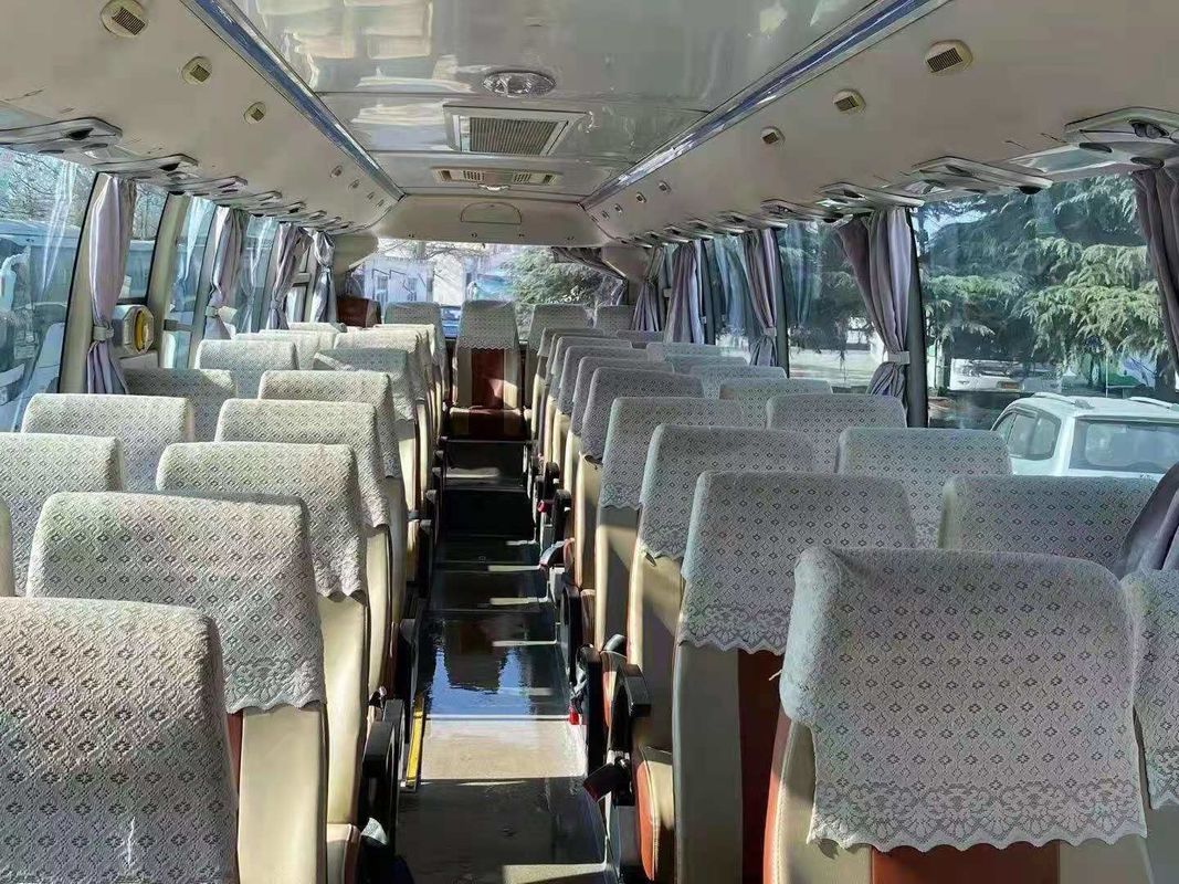 Op maat gemaakte gebruikte passagiersbus 47 zitplaatsen LHD Coach Bus met en Diesel motor Capaciteit 8L