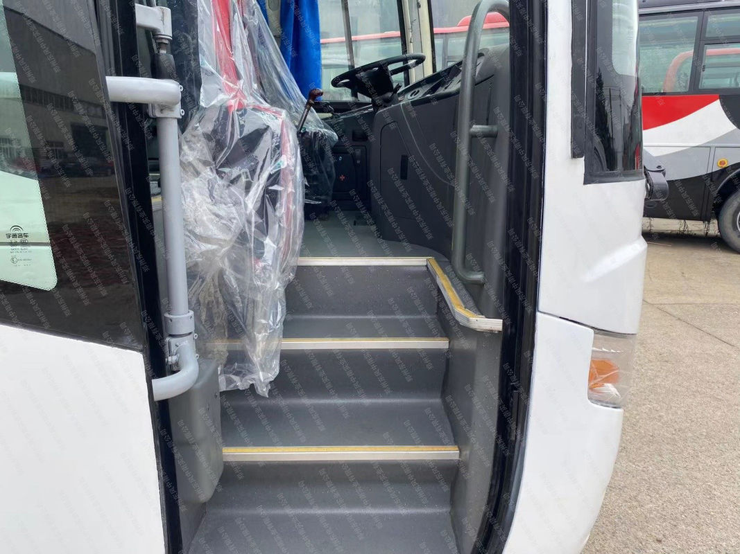 40 65 60 zitplaatsen Diesel bus voor het vervoer van passagiers