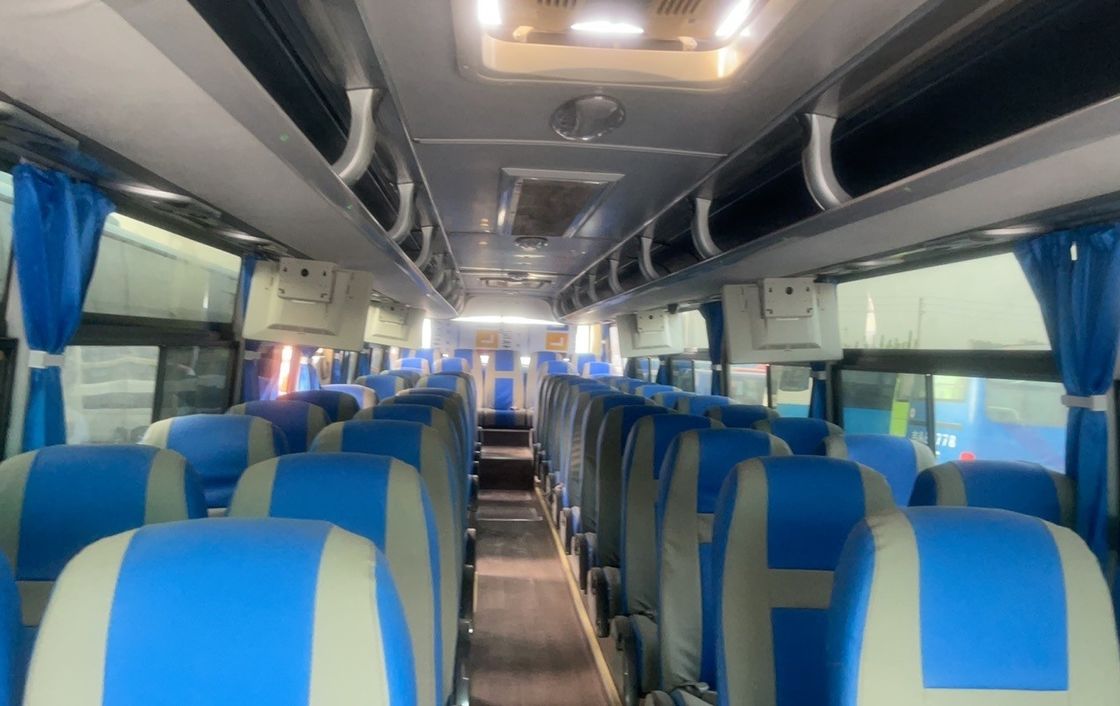 Goed gebruikte busbus Bus 35-65 zitplaatsen Op maat gemaakte bus met Yuchai-motor en prestaties