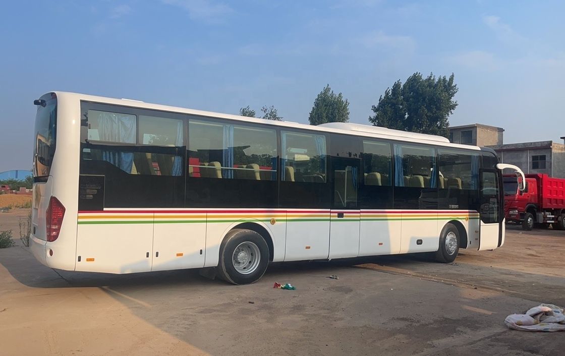 Youtong Gebruikte Bus 60 zitplaatsen Coach Bus met dieselmotor en 11R22.5 banden in goede staat