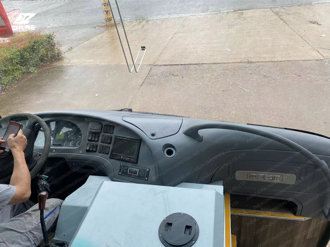 53 zitplaatsen Gebruikte bus met goede conditie Maximale snelheid 100 km/h 6 Bandnummer