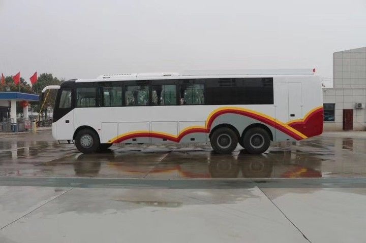 55 zitplaatsen rechtsrijden Gebruikte luxe bus met stuur aan de rechterkant