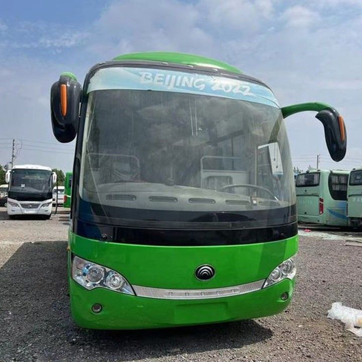 Vernieuwde 47-zits diesel luxe bus met RHD en motor model YC6J245-30