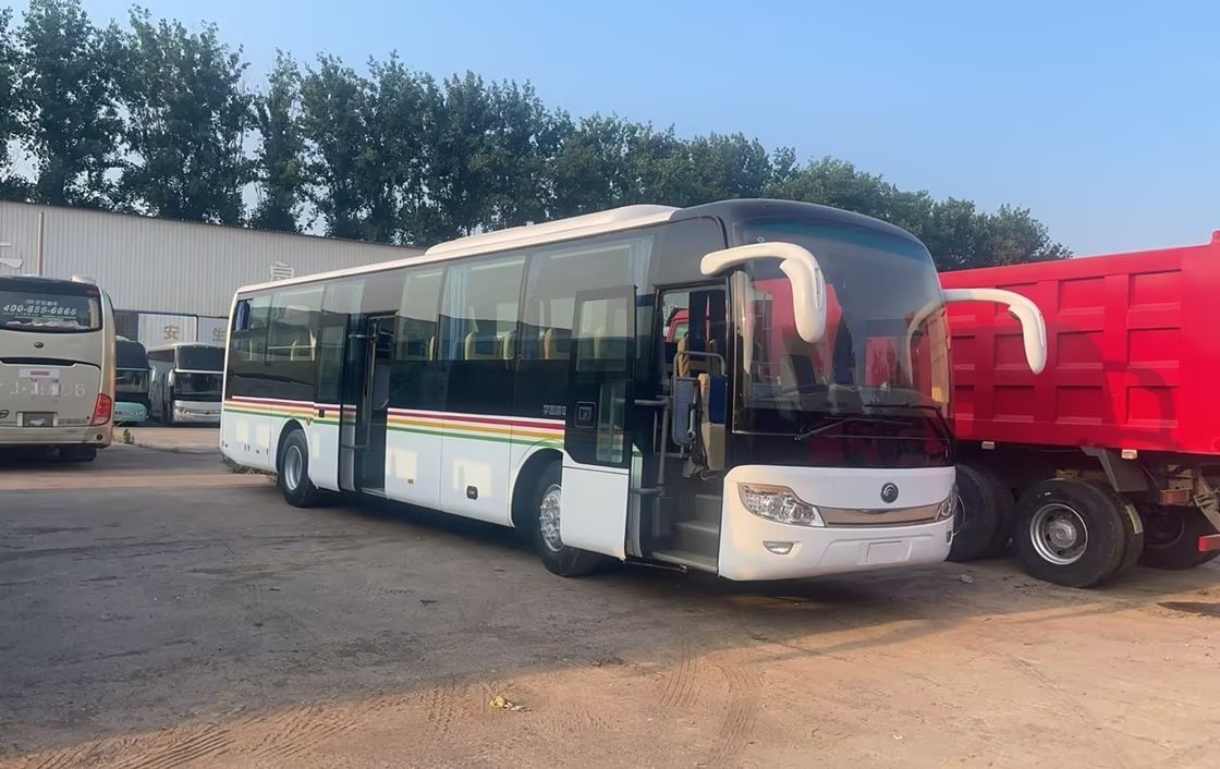 Voor-/achtervlak mm 1750/1586 Gebruikte bus LHD 54 zitplaatsen City Passenger Youtong Bus