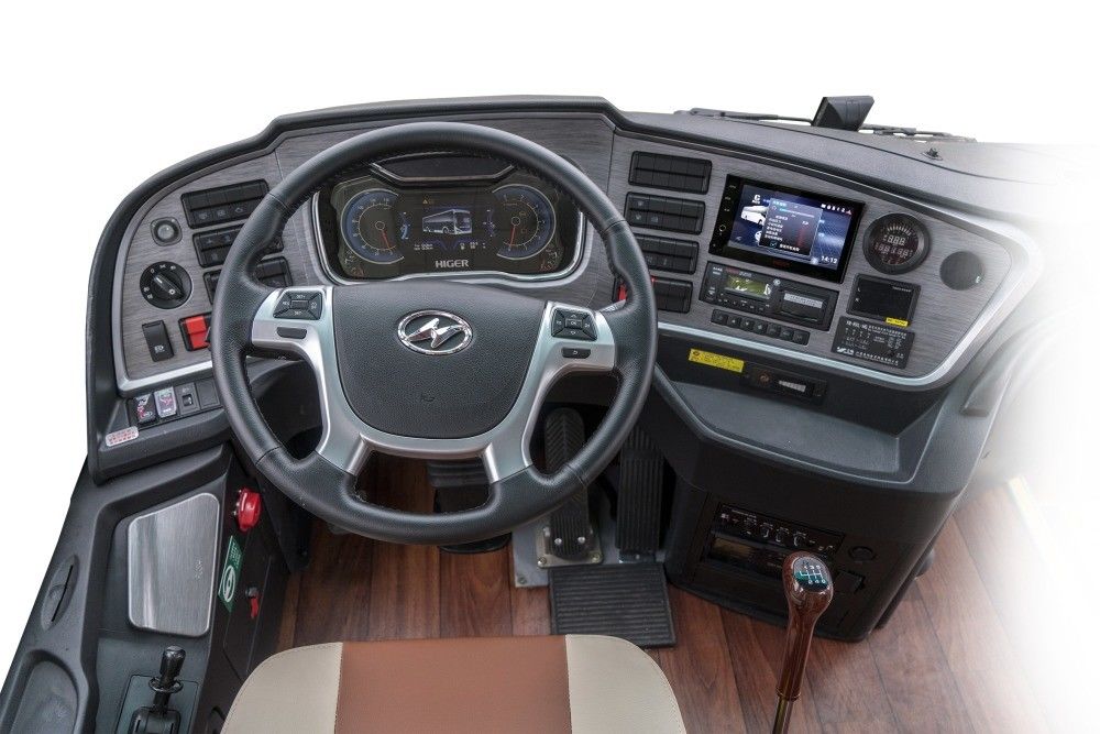 50 zitplaatsen diesel luxe bus met comfortabele stoelen en een onderscheidend kleurontwerp