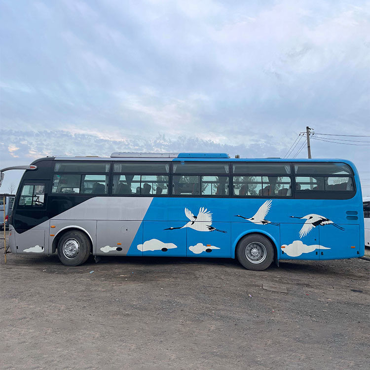 Ontworpen 12m Diesel Bussen Gebruikte Luxe Coach Bus met handgeschakelde versnellingsbak door Yu Tong
