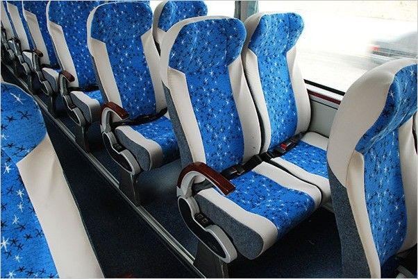 2550MM Algemene breedte Gebruikte 60 zitplaatsen luxe toertoerbus met Euro 4 emissie standaard
