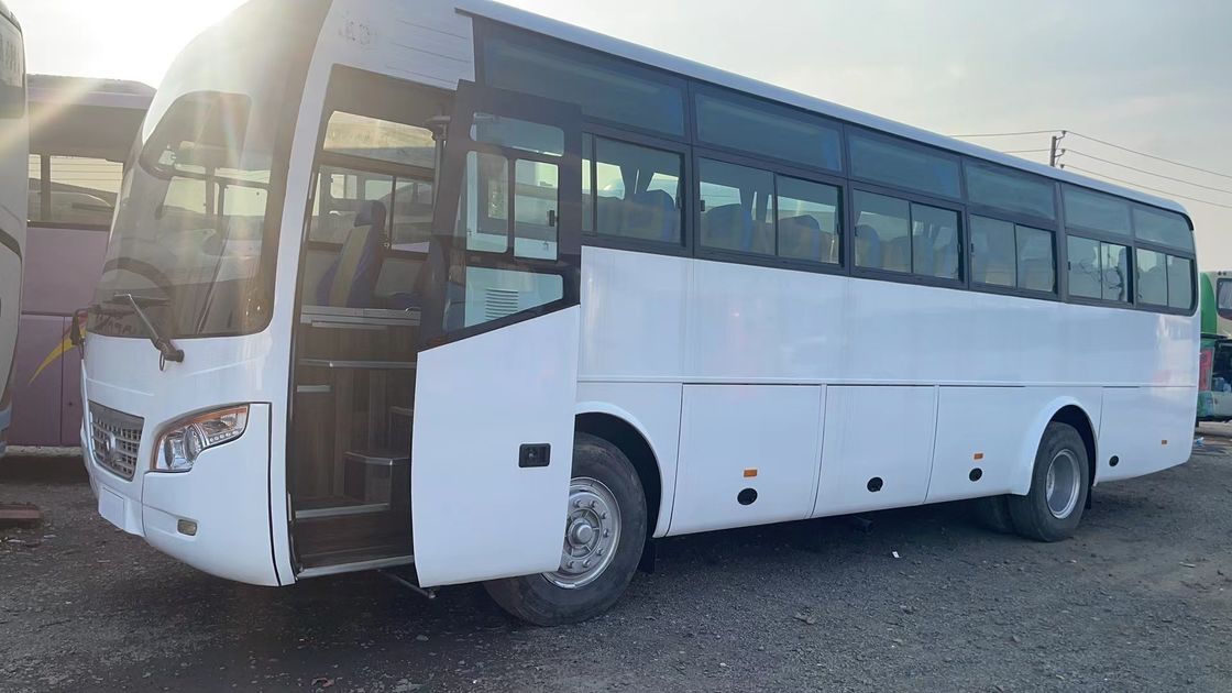 Euro 3 emissie standaard Chinese busbus met 45 1 zitplaatsen