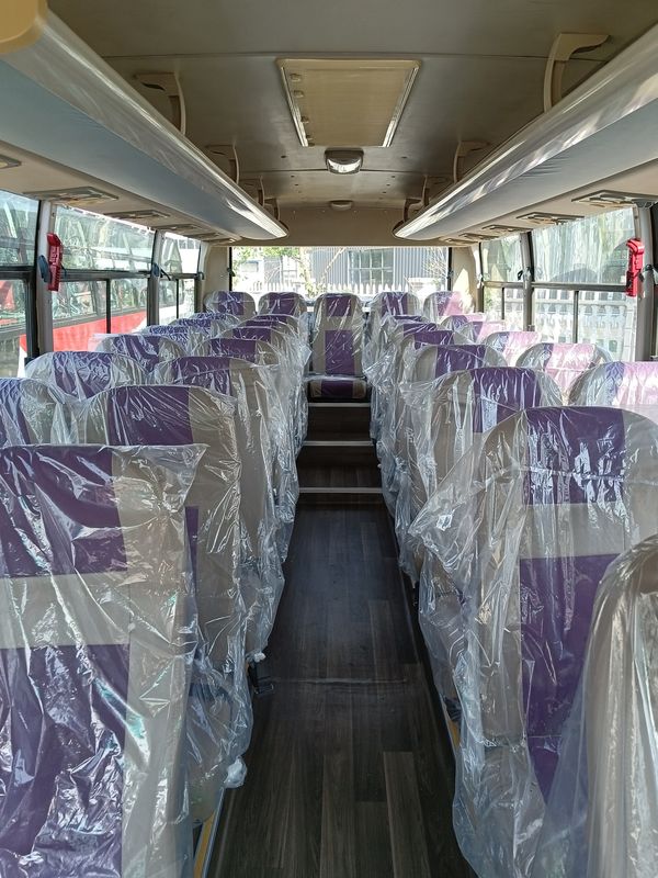 Luxe busbus 35-40 zitplaatsen Dieselbrandstoftype Geschikt voor LHD of RHD