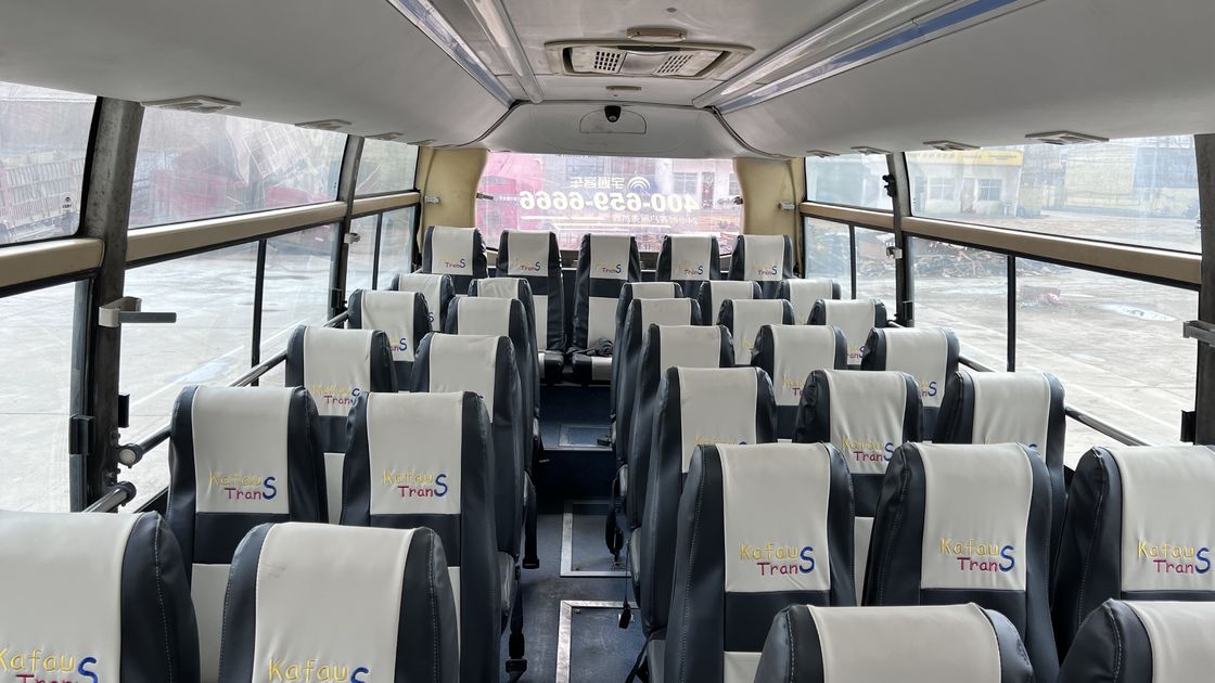 Gebruikte dieselauto's in goede staat 65 passagiersbus zitplaatsen 50 G.V.W. 15600kg