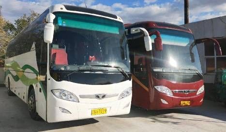 12m toeristenbus 2010 Gebruikte busbus met 55 zitplaatsen en ruime zitplaatsen