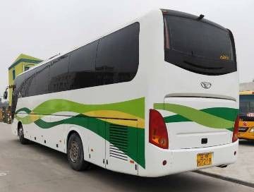12m toeristenbus 2010 Gebruikte busbus met 55 zitplaatsen en ruime zitplaatsen