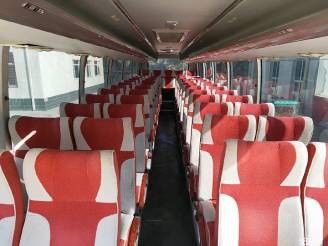 12m toeristenbus 2010 Gebruikte busbus met 55 zitplaatsen en ruime zitplaatsen