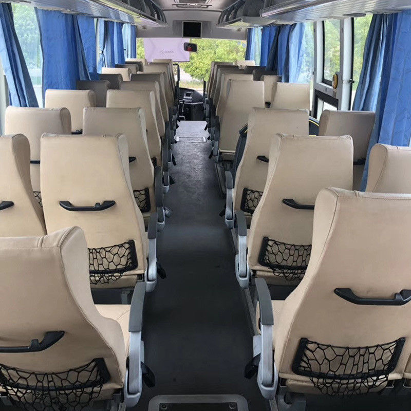 50 zitplaatsen Comfortabele bus maximale snelheid 100 km/u betaalbaar en grote capaciteit