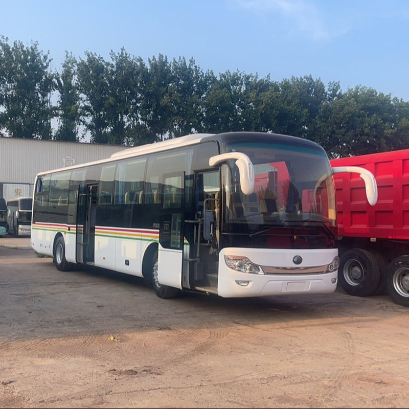 Gebruikte bus LHD 54 zitplaatsen Tweedehands stadspassagiersbus met handgeschakelde versnellingsbak