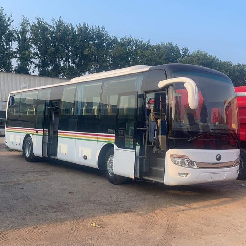 Gebruikte bus LHD 54 zitplaatsen Tweedehands stadspassagiersbus met handgeschakelde versnellingsbak
