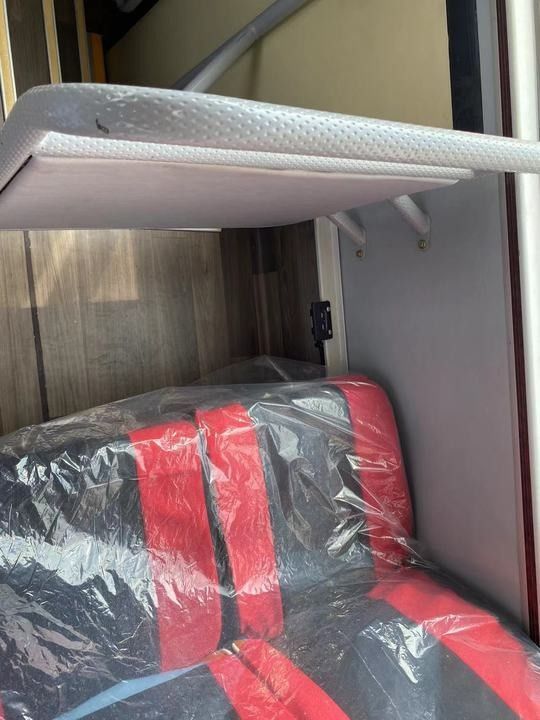 65 zitplaatsen Passagiersbus Gebruikte bus Bus in goede staat en motorvermogen 6 8L