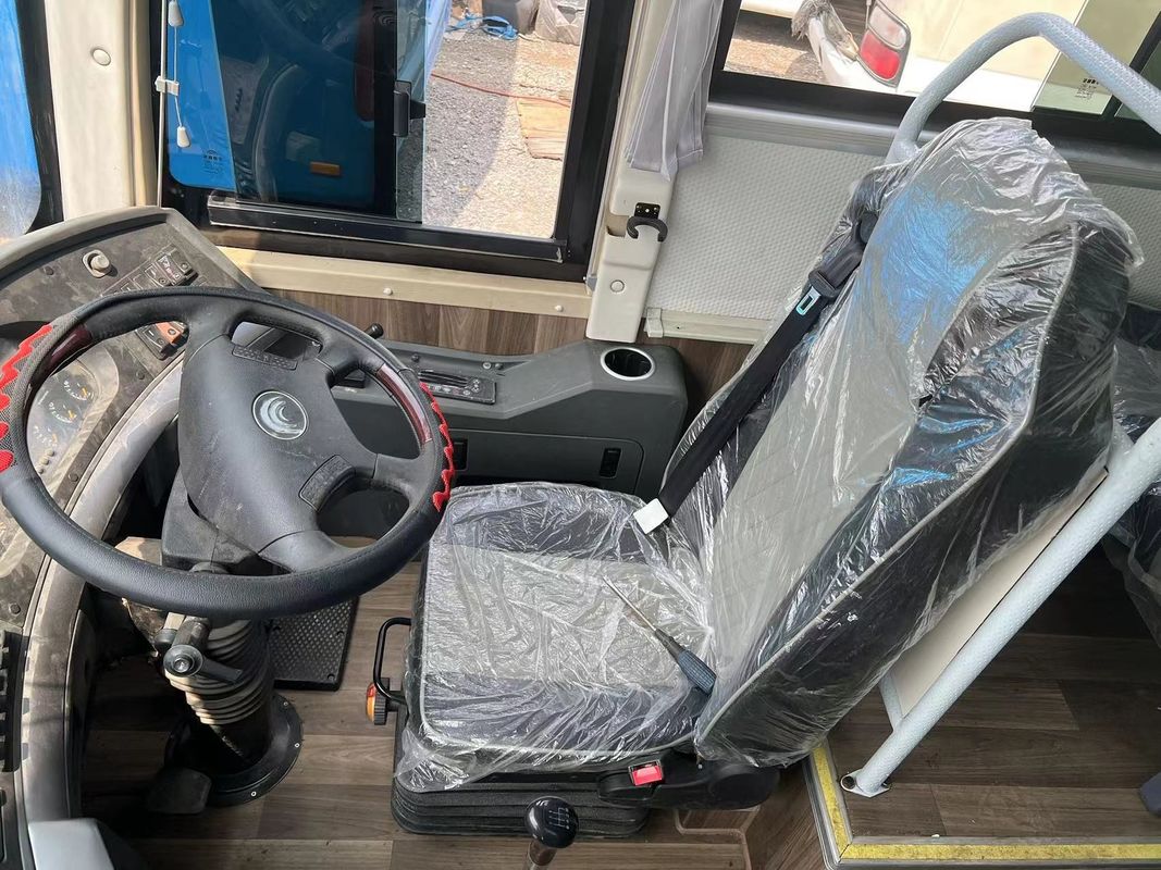 50 zitplaatsen RHD Yu Tong Bus Rechterhandsbestuur Toerbussen Coach Euro 3 Handgeschakelde transmissie