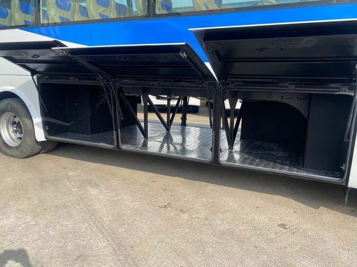Gebruikte bus van 12 meter met 50-65 zitplaatsen en Euro 3 emissie norm in uitstekende staat