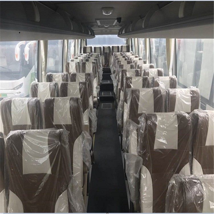 16500 kg G.V.W. Yuchai Motor Diesel 45 zitplaatsen Gebruikte CNG-coach Bus met toilet