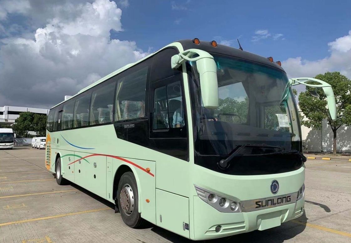 47 zitplaatsen Luxe Diesel Travel Coach Bus met grote motorcapaciteit en comfortabele stoelen