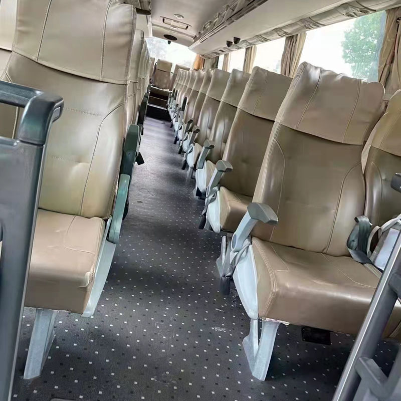 10.5m toeristische stadsbus 33 passagiers gebruikte coachbus in Dubai met YC6J220-30 motor