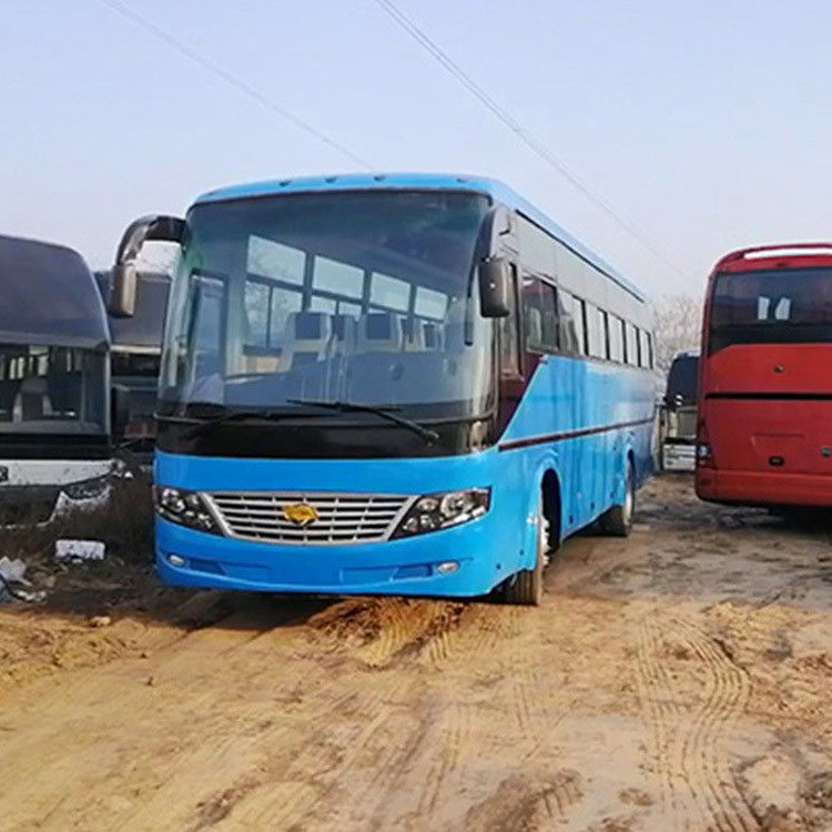35 zitplaatsen coach bus met handgeschakelde transmissie en luxe interieur in goede staat