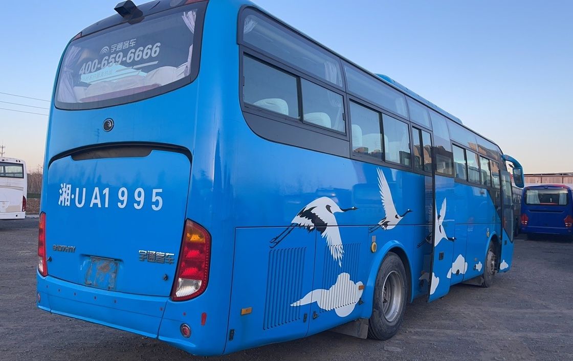 Gebruikte 47 zitplaatsen 10m Diesel motor bus met camera G.V.W 15000kg Media Camera