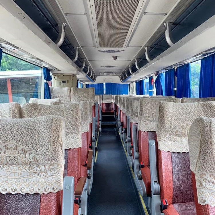 s Beste gebruikte busmodel 55 zitplaatsen Achtermotorbus met maximale snelheid 100 km/u