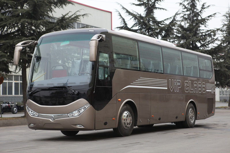 Diesel zitplaats Oorsprong Type 49 1 1 zitplaatsen Gebruikte Dongfeng luxe autocar met motorcapaciteit 8L
