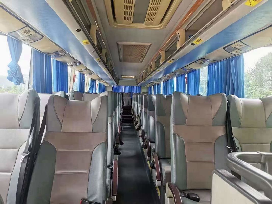 Duurzame tweedehands 12m toeristenbus met 50 zitplaatsen en bladveervering