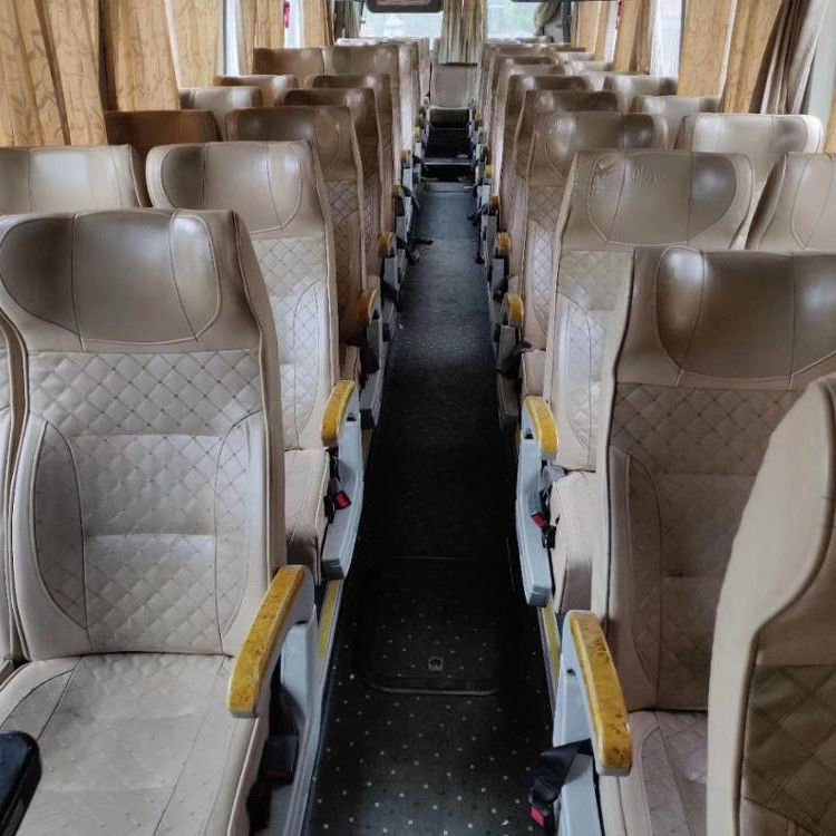 Gebruikte bussen en autocars 50-60 zitplaatsen King Long Bus Coach om aan de eisen van de klant te voldoen