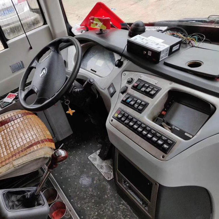 Gebruikte bussen en autocars 50-60 zitplaatsen King Long Bus Coach om aan de eisen van de klant te voldoen