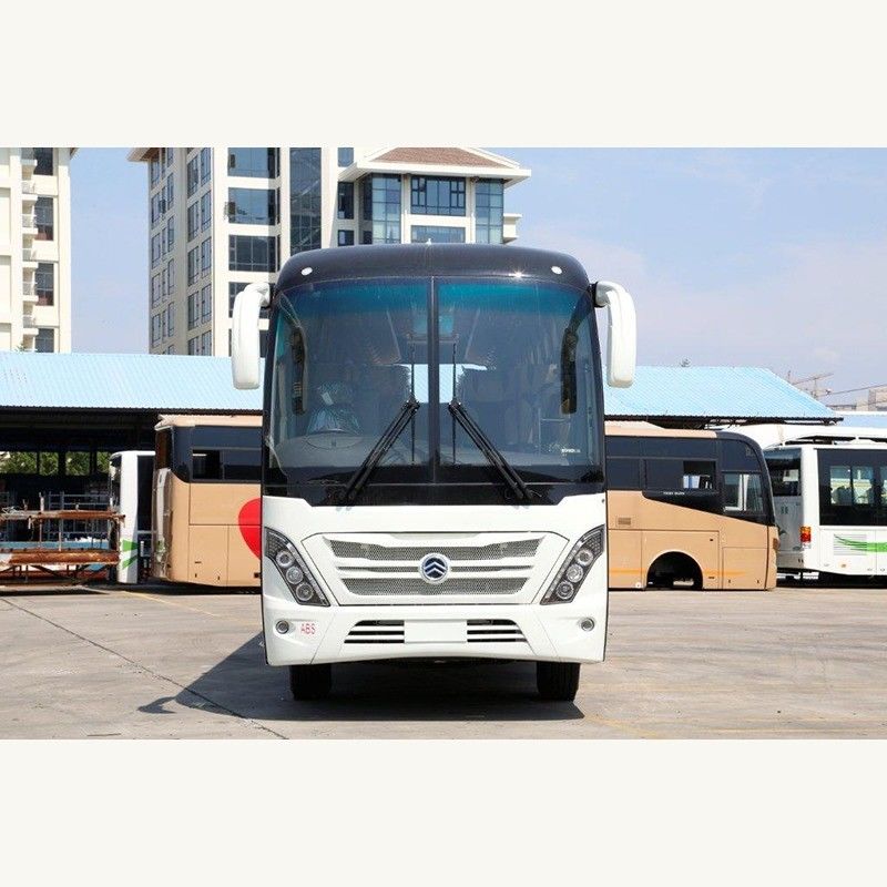 Vernieuwde bussen met 57 zitplaatsen en een motorcapaciteit van 68 liter en een bruto gewicht van 15000 kg