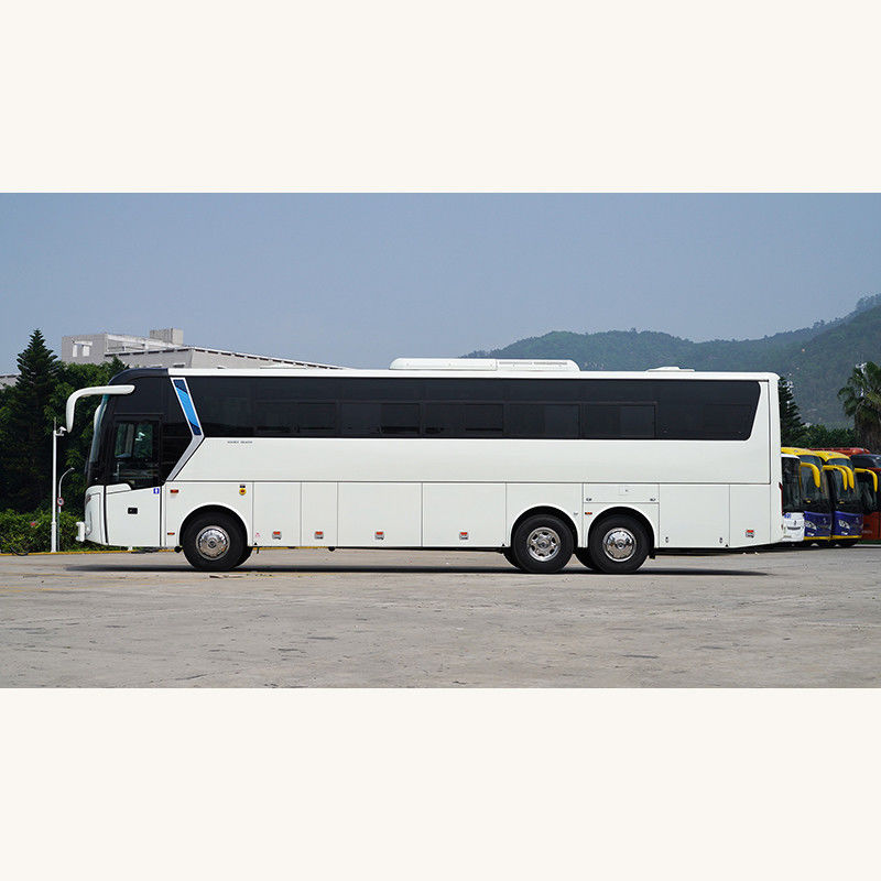 Vernieuwde bussen met 57 zitplaatsen en een motorcapaciteit van 68 liter en een bruto gewicht van 15000 kg